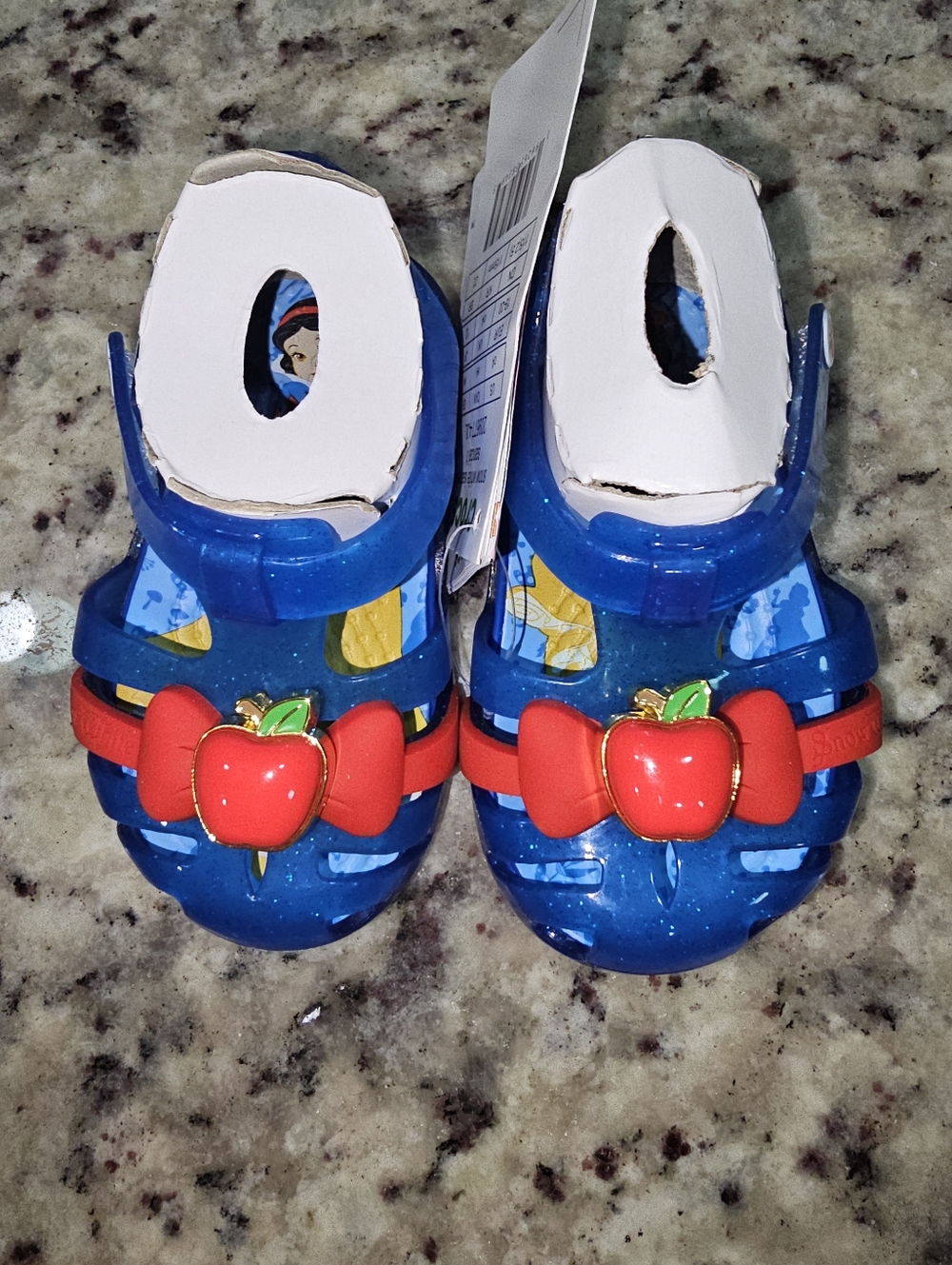 CROCS Snow White Kids Blue and Red Bow Sandals NWT Sz C4